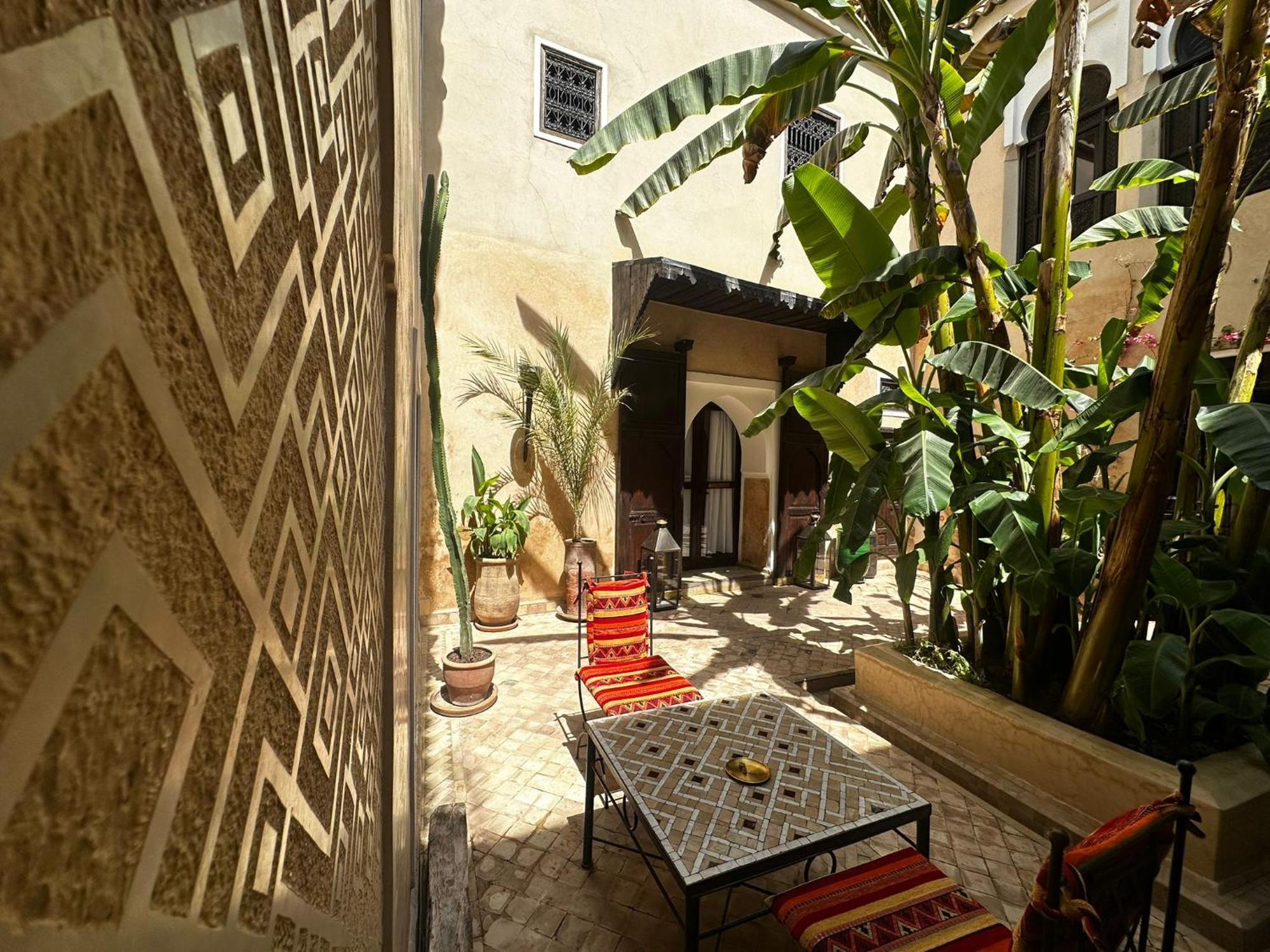 Bamileke Riad 3*